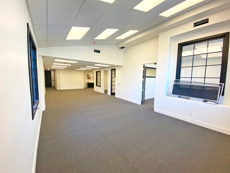 More Photos Of 1525 State St, Santa Barbara Office For Sale
