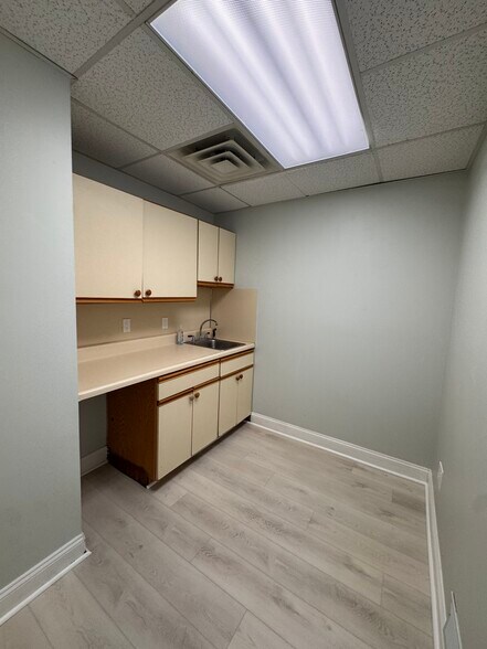 More Photos Of 2301 E Evesham Rd, Voorhees Medical For Sale