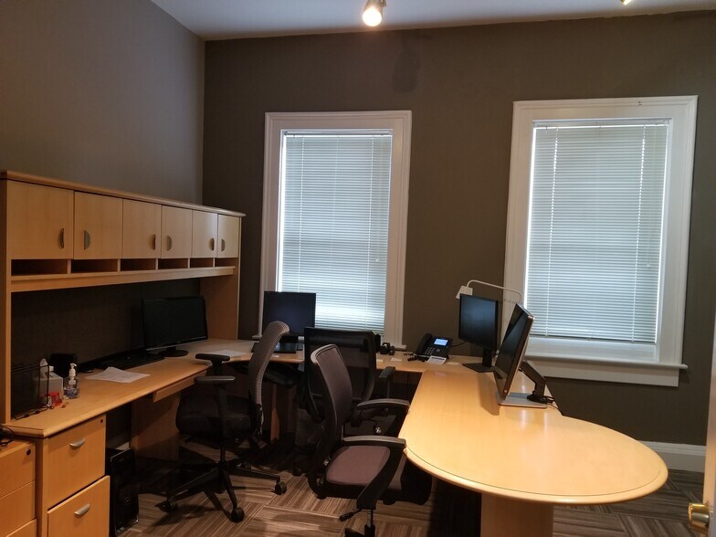 More Photos Of 318-334 Massachusetts Ave, Indianapolis Storefront Retail Office For Lease