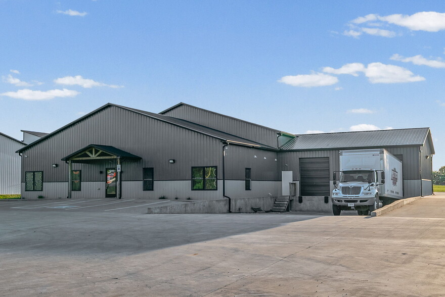Primary Photo Of 1040 Smokestack Dr, Clarksville Warehouse For Lease