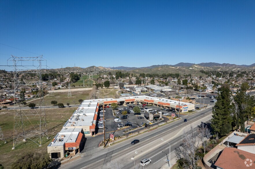 More Photos Of 27737 Bouquet Canyon Rd, Santa Clarita Storefront For Lease
