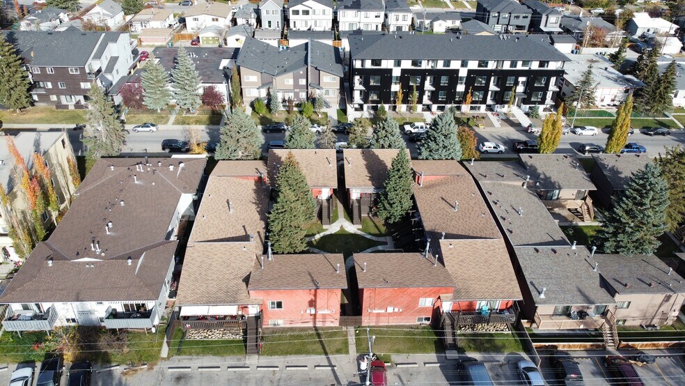 More Photos Of 4607 73 St NW, Calgary Apartments For Sale