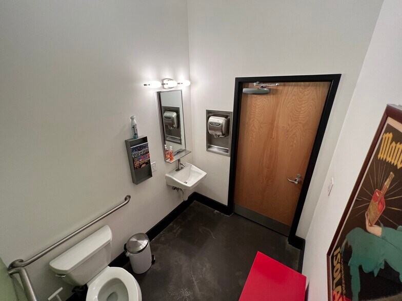 More Photos Of 319 Atlanta St, Marietta Office For Sale