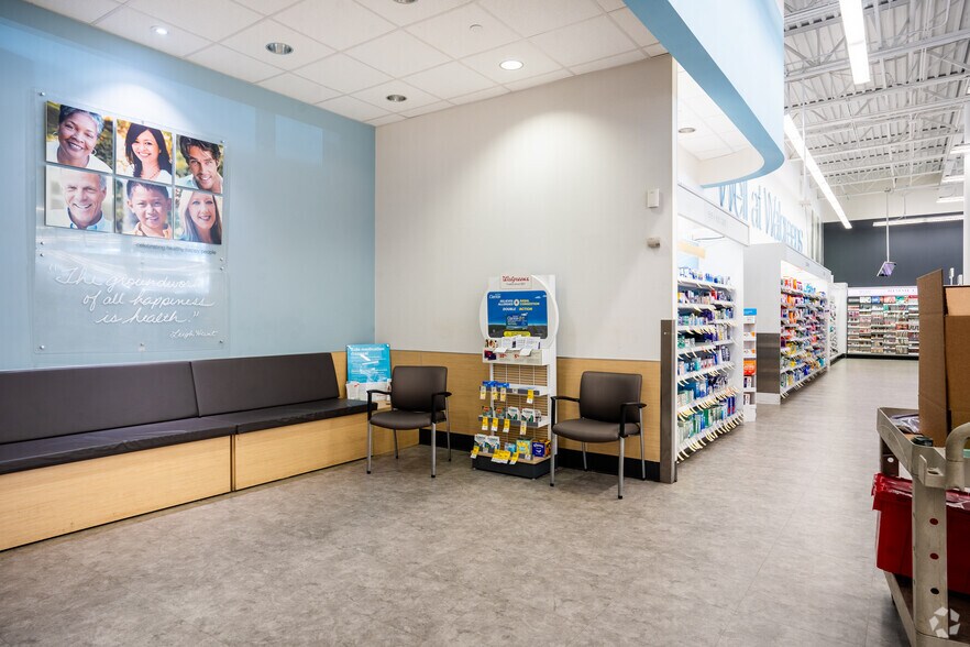 More Photos Of 1515 N Alexander Dr, Baytown Drugstore For Sale