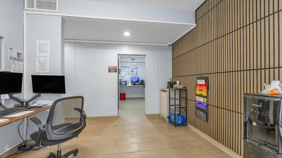 More Photos Of 6622 Crenshaw Blvd, Los Angeles Storefront Retail Residential For Sale