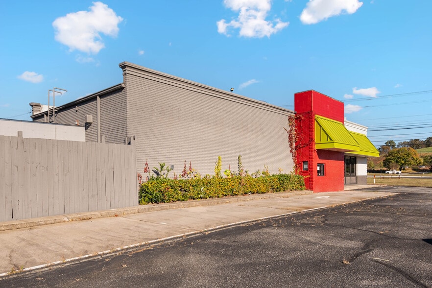 More Photos Of 1429 US Highway 421, Wilkesboro Fast Food For Sale
