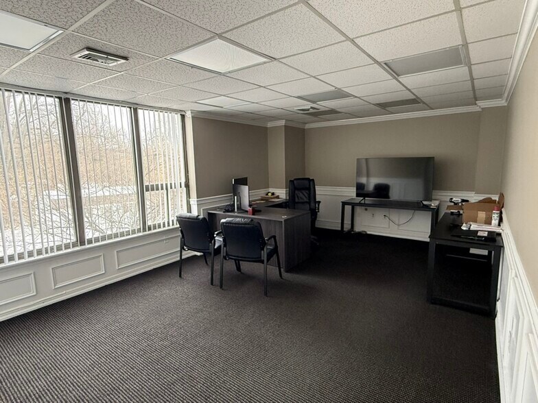More Photos Of 144 E Dekalb Pike, King Of Prussia Office For Lease