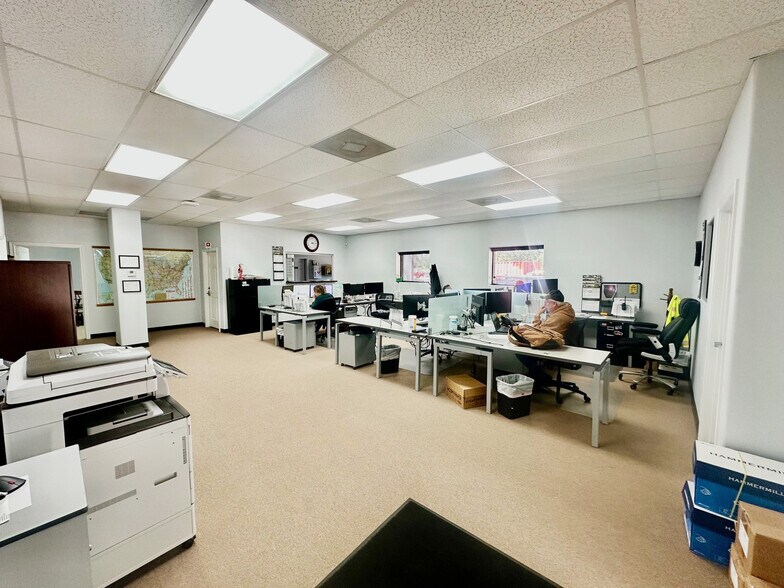 More Photos Of 1120 FM 3083, Conroe Warehouse For Lease