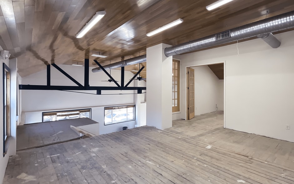 More Photos Of 554 Main St, Oakville Storefront Retail Office For Lease