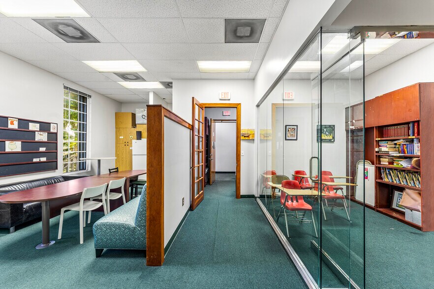 More Photos Of 15165 NW 77th Ave, Miami Lakes Medical For Lease