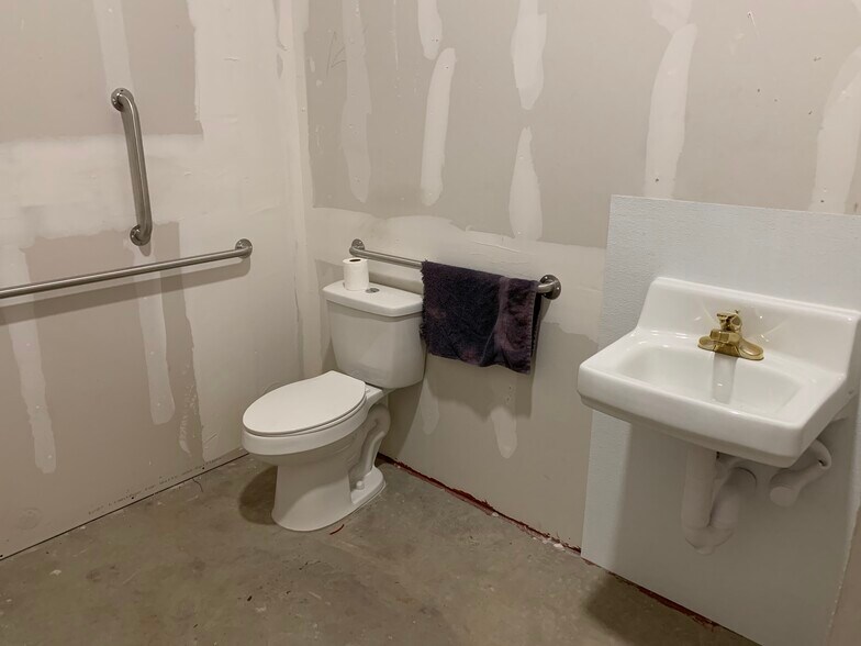 More Photos Of 6101 Washington St, Denver Warehouse For Sale