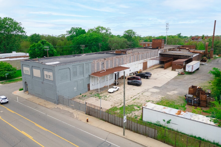More Photos Of 6501 Mack Ave, Detroit Industrial For Sale
