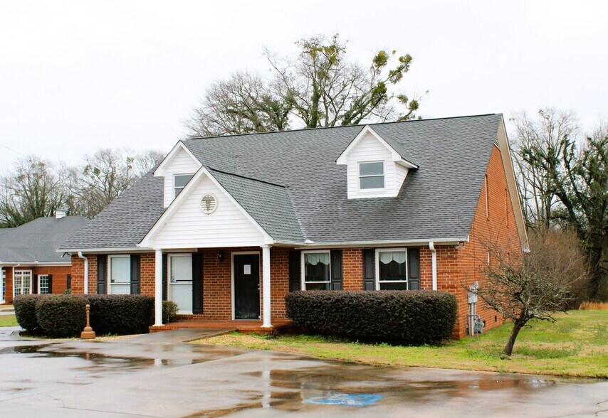 More Photos Of 280 General Daniel Ave N, Danielsville Medical For Lease