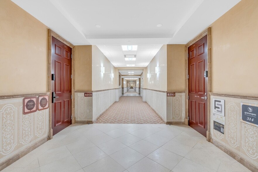 More Photos Of 2295 S Hiawassee Rd, Orlando Office For Sale