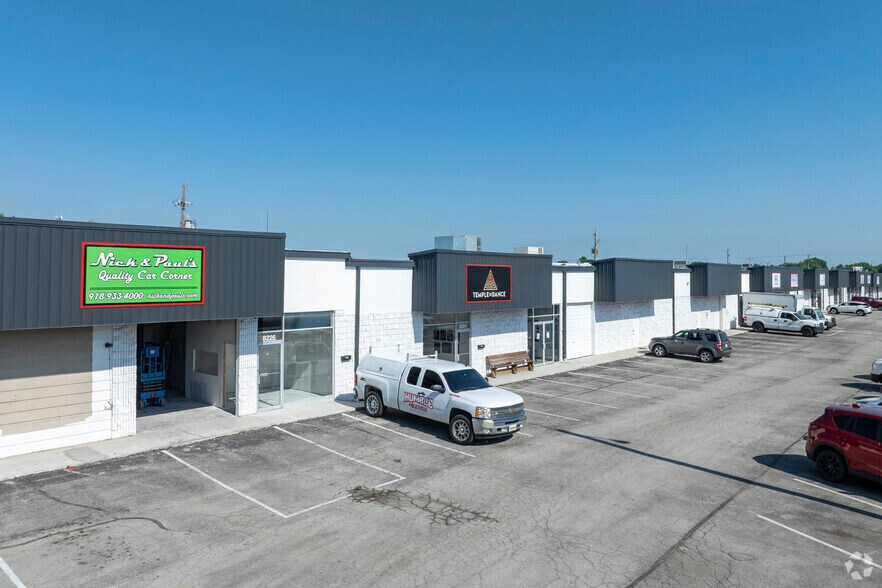 More Photos Of 8240-8290 E 41st St, Tulsa Unknown For Lease