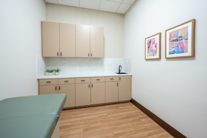 More Photos Of 3795 Boynton Beach Blvd, Boynton Beach Medical For Lease