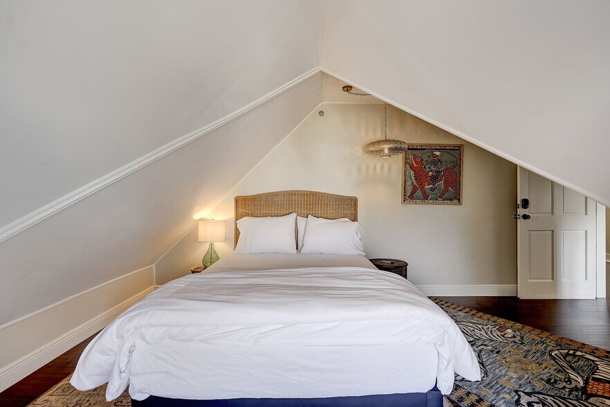 More Photos Of 404 S Ridgewood Ave, Daytona Beach Apartments For Sale