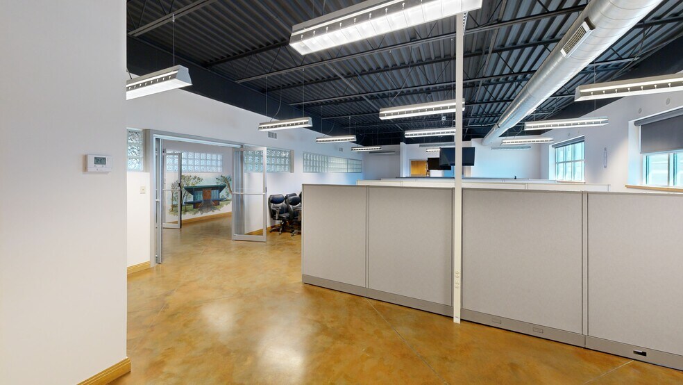 More Photos Of 1695 Electric Ave, Springdale Warehouse For Lease
