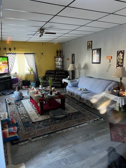 More Photos Of 506 Forest Home Dr, Francis Creek Apartments For Sale