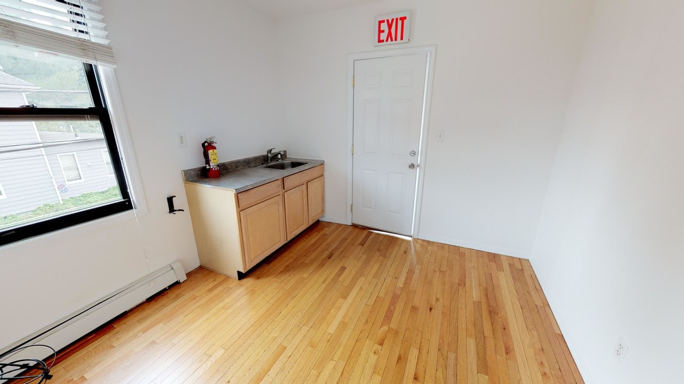 More Photos Of 4089 Victory Blvd, Staten Island Storefront Retail Office For Lease