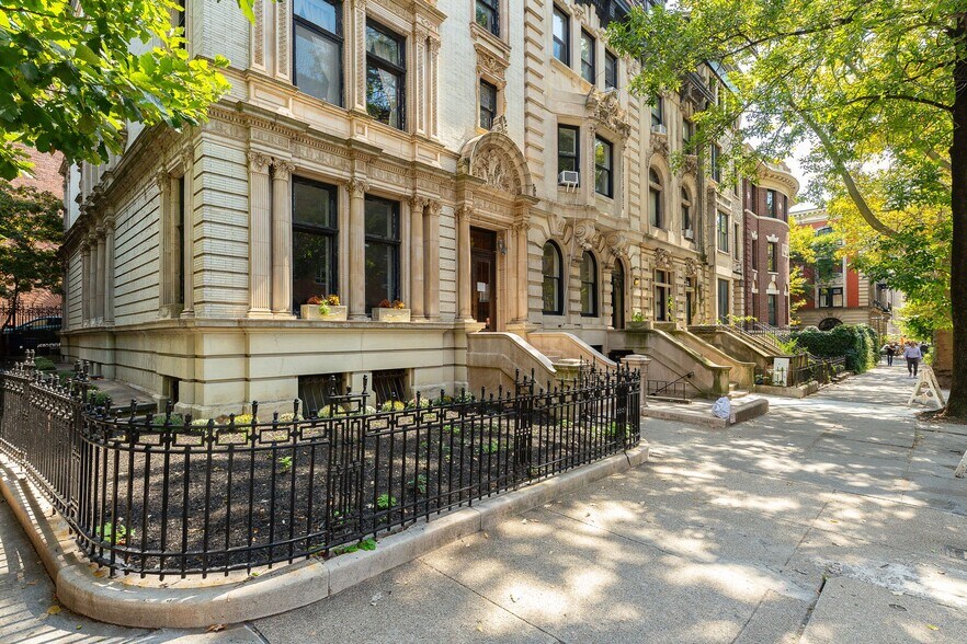 More Photos Of 121 8th Ave, Brooklyn Apartments For Sale