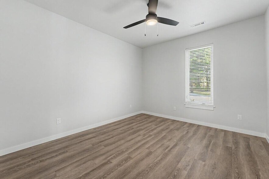 More Photos Of 845 N Rupple Rd, Fayetteville Apartments For Sale