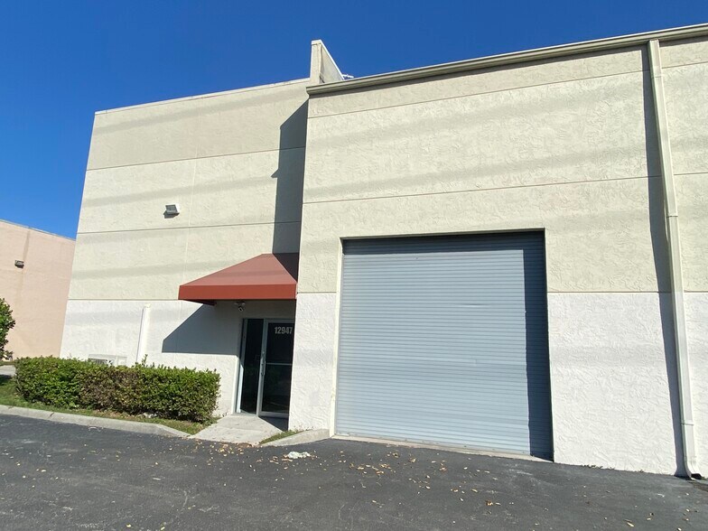 More Photos Of 12947-12959 SE Suzanne Dr, Hobe Sound Warehouse For Sale