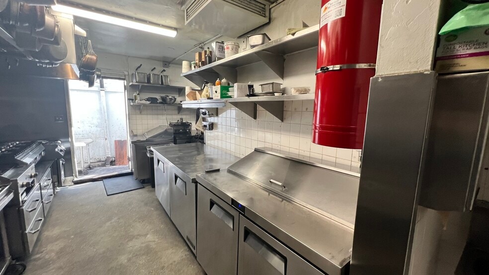 More Photos Of 7469 Melrose Ave, Los Angeles Restaurant For Lease