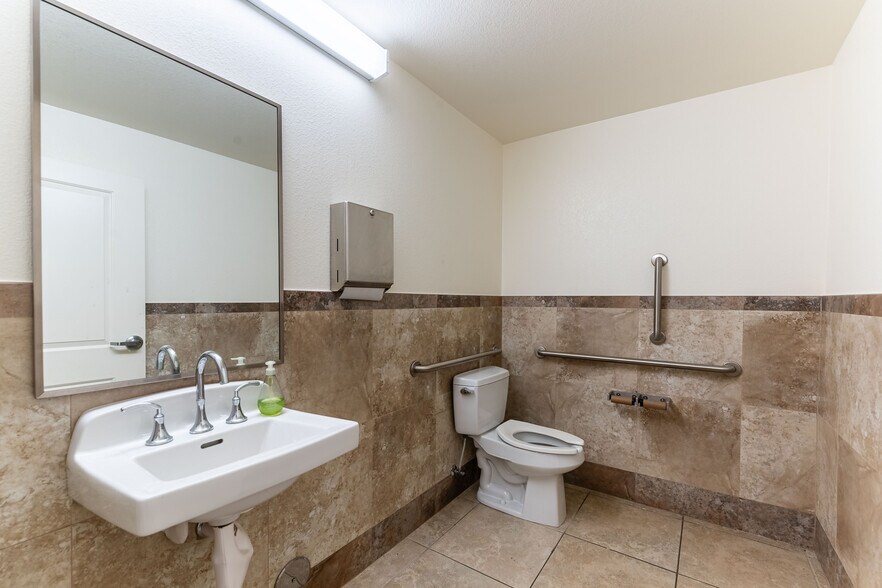 More Photos Of 6415 S Tenaya Way, Las Vegas Light Distribution For Lease