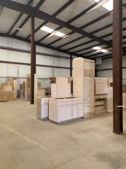 More Photos Of 8248 W Reno Ave, Oklahoma City Warehouse For Lease