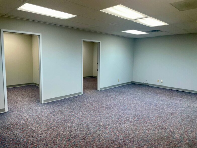 More Photos Of 4010 North Bend Rd, Cincinnati Medical For Lease