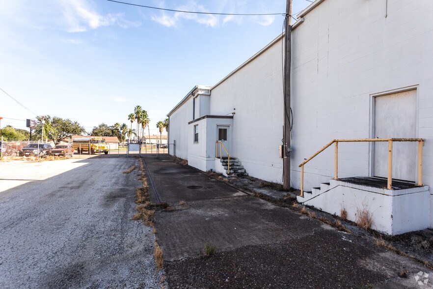 More Photos Of 320 S Utah Ave, Weslaco Warehouse For Lease