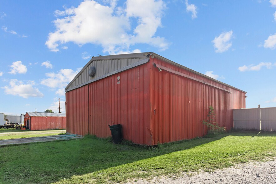 More Photos Of 1420 Highway M, Sedalia Service Station For Sale