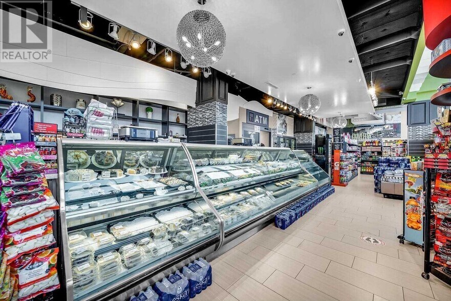 More Photos Of 4033 Hurontario St, Mississauga Storefront For Sale