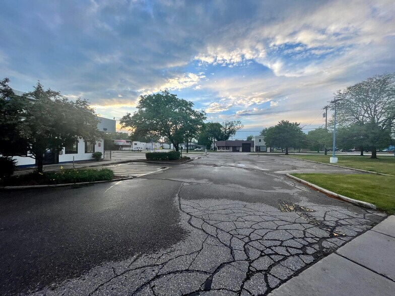 More Photos Of 17431 Dix Rd, Melvindale Fast Food For Lease