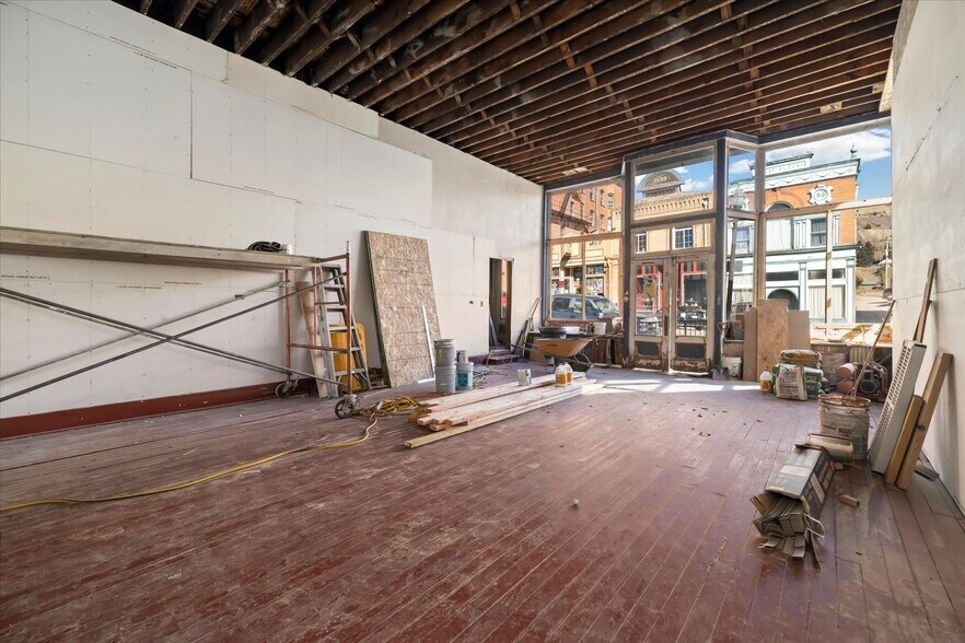 More Photos Of 310 Victor Ave, Victor General Retail For Sale