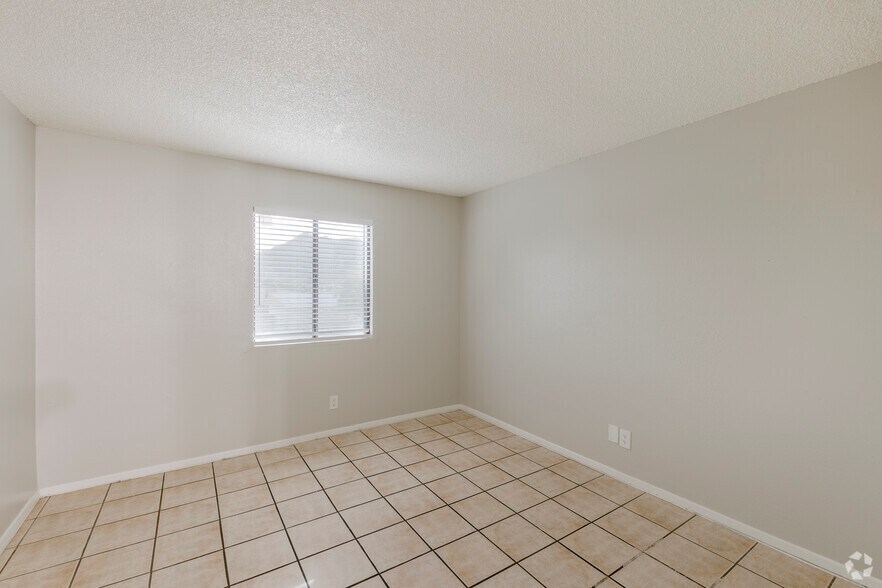 More Photos Of 2223-2255 E Cactus Rd, Phoenix Apartments For Sale
