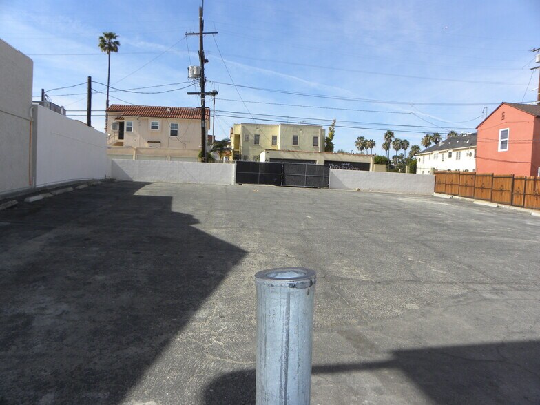 More Photos Of 4225 Crenshaw Blvd, Los Angeles Bar For Lease