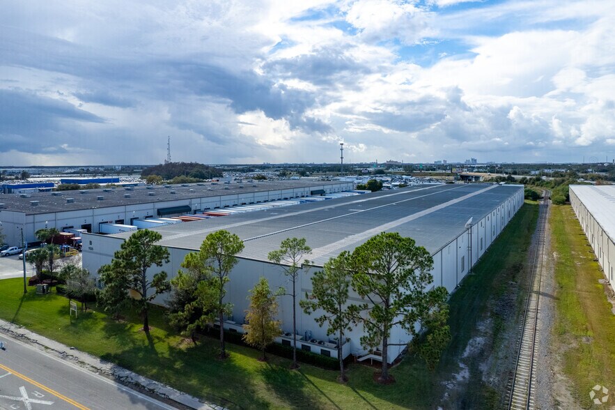 More Photos Of 1125 Gills Dr, Orlando Warehouse For Lease