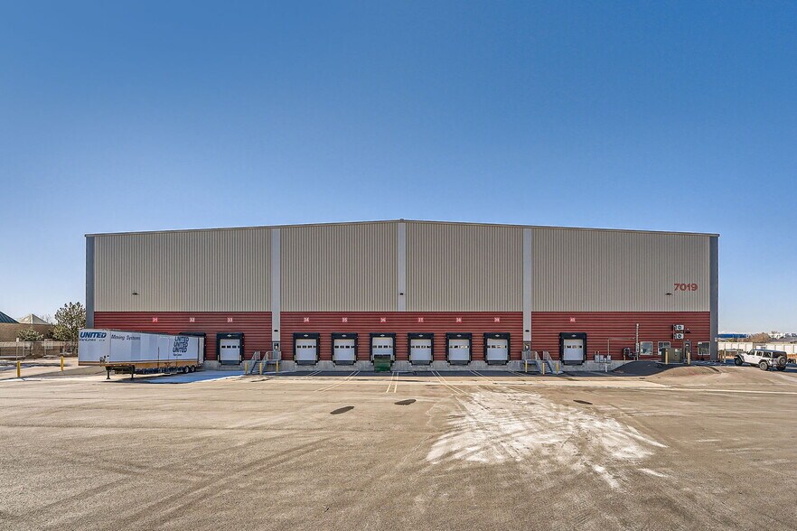 More Photos Of 7019 S Jordan Rd, Centennial Warehouse For Lease