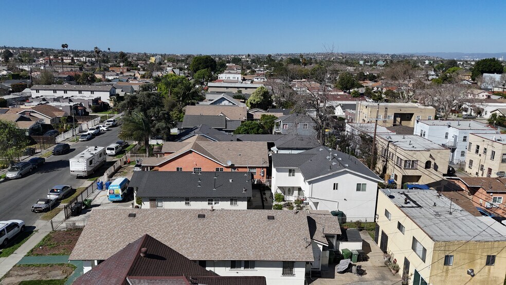 More Photos Of 1049 W 61st St, Los Angeles Apartments For Sale