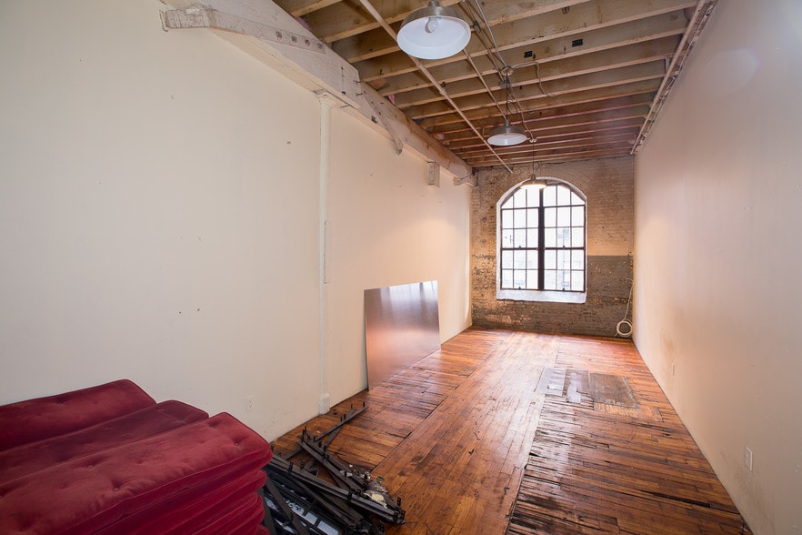 More Photos Of 70 Spruce St, Paterson Warehouse For Sale