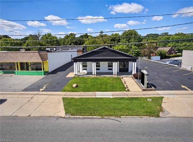 More Photos Of 4140 Market St, Youngstown Medical For Sale