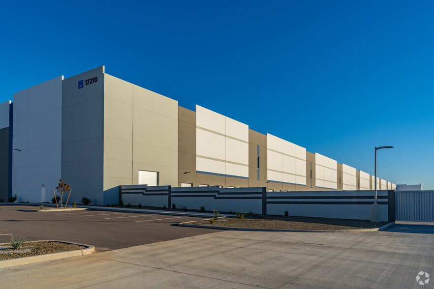 More Photos Of 17210 W Olive Ave, Waddell Warehouse For Lease