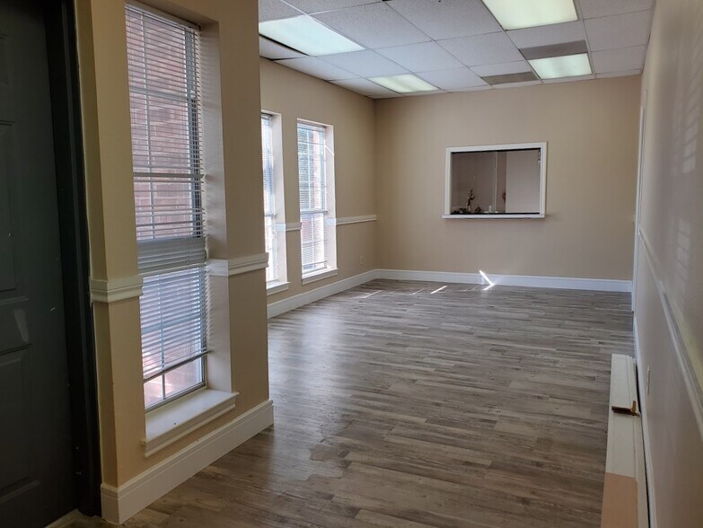 More Photos Of 2707 Bolton Boone Dr, DeSoto Medical For Sale
