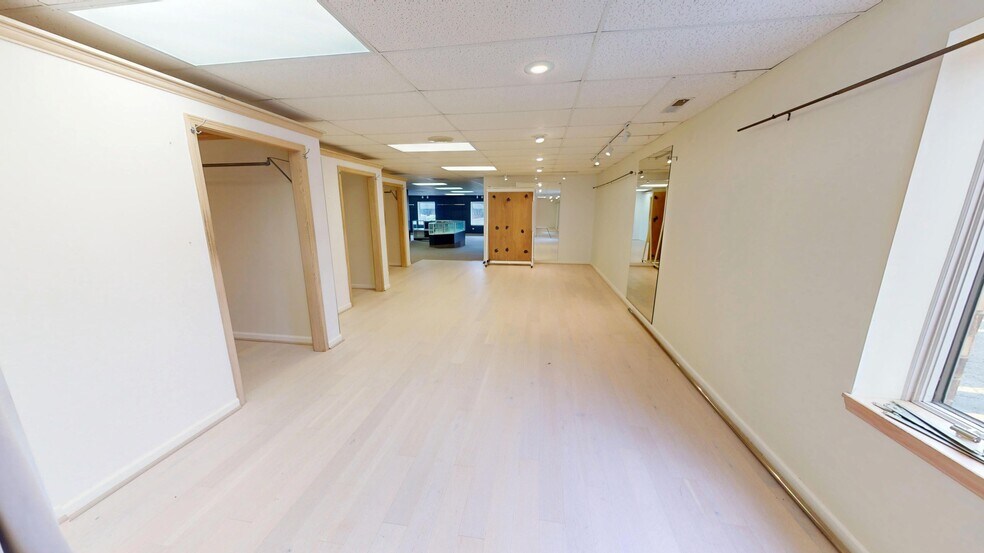 More Photos Of 236 W Northwest Hwy, Barrington Storefront Retail Office For Sale