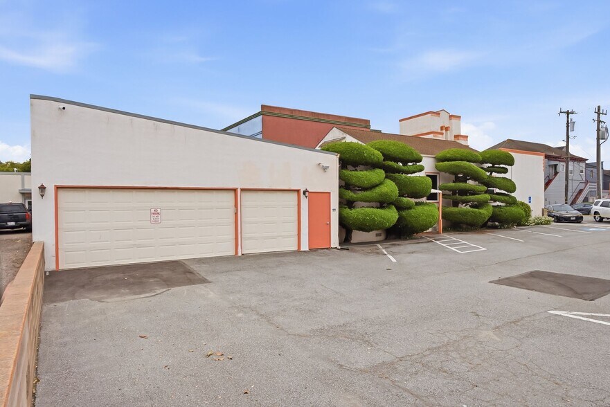 More Photos Of 645 Kelly Ave, Half Moon Bay Funeral Home For Sale