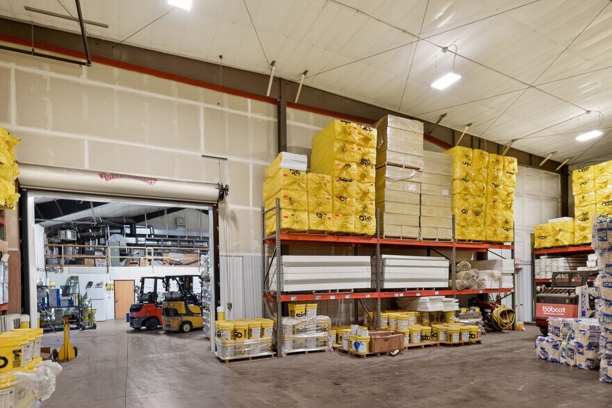 More Photos Of 2605 & 2609 S Carolyn Ave, Sioux Falls Industrial For Lease