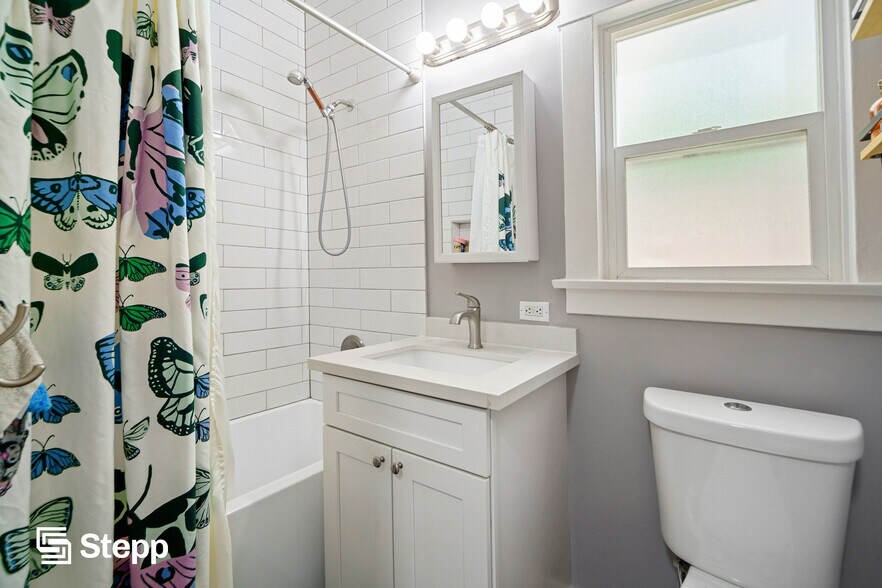 More Photos Of 1836 E 1st St, Long Beach Apartments For Sale