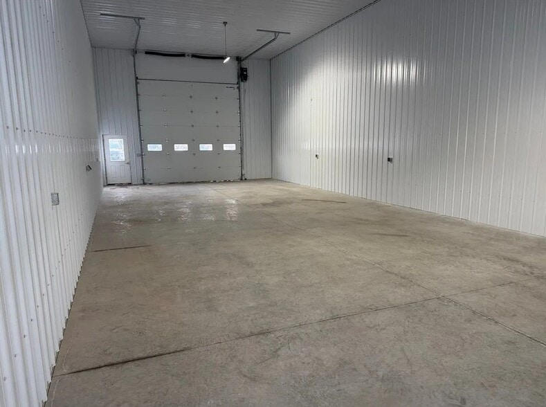 More Photos Of 30 King Rd, Churchville Showroom For Lease
